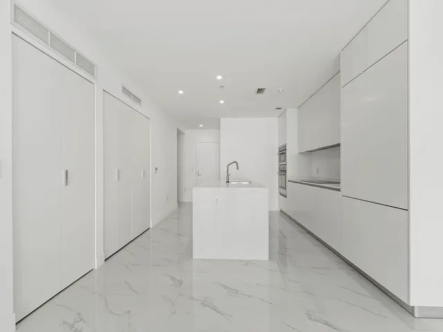 $9,000 | 700 Northeast 24th Street, Unit 3002, Miami, FL 33137