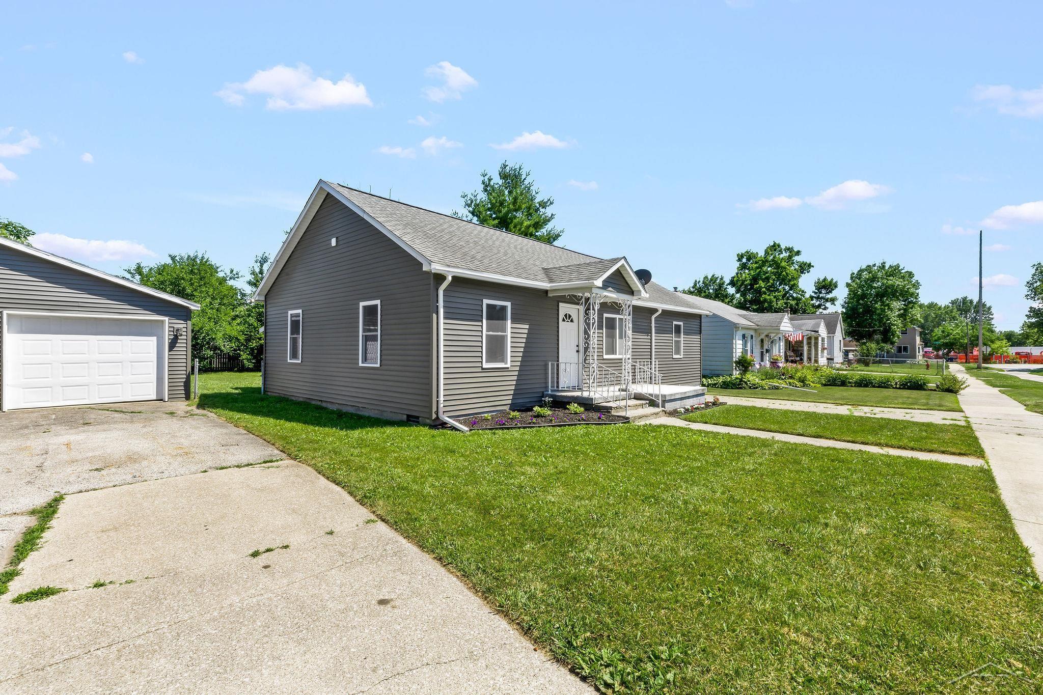 305 Braddock Street Bay City, MI 48708 - Photo 3 of 36