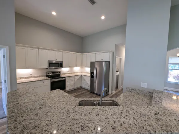 $2,520 | 3135 Hickory Street, Navarre, FL 32566