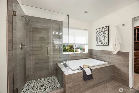 $1,499,999 | 2933 Northeast Marquette Way, Issaquah, WA 98029