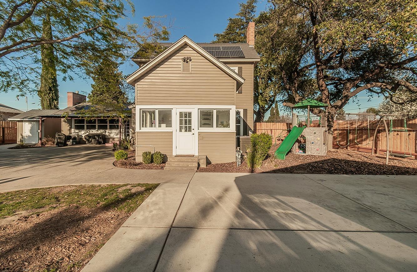 1053 K Street Reedley, CA 93654 - Photo 40 of 62