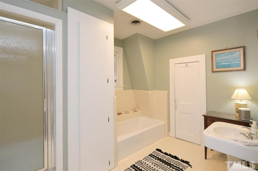 225 Hillcrest Road Raleigh, NC 27605 - Photo 15 of 18 Photo 15