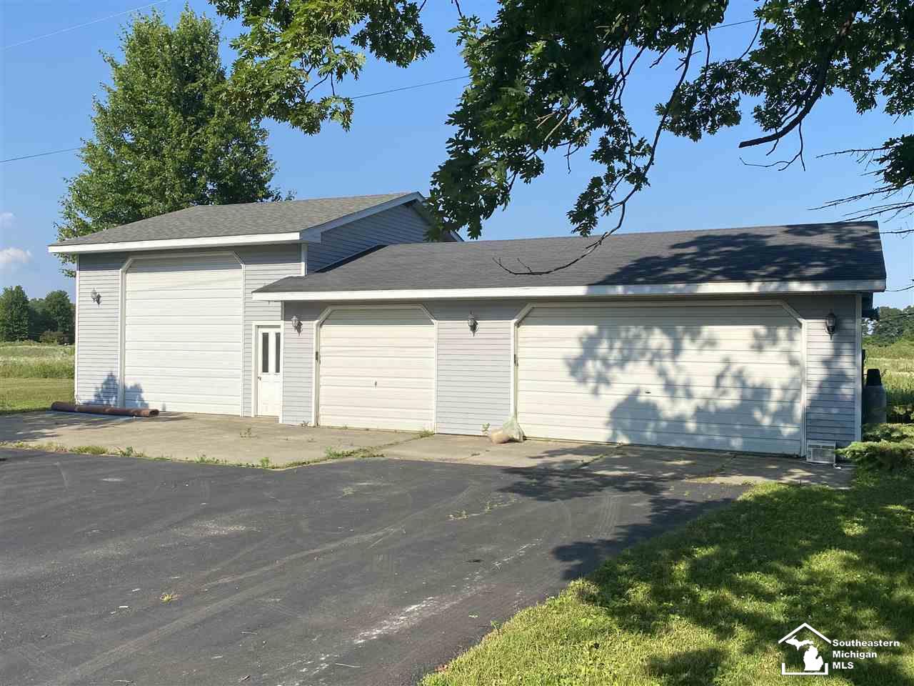 12477 Eggert Road Dundee, MI 48131 - Photo 8 of 45 50016273-7.JPG