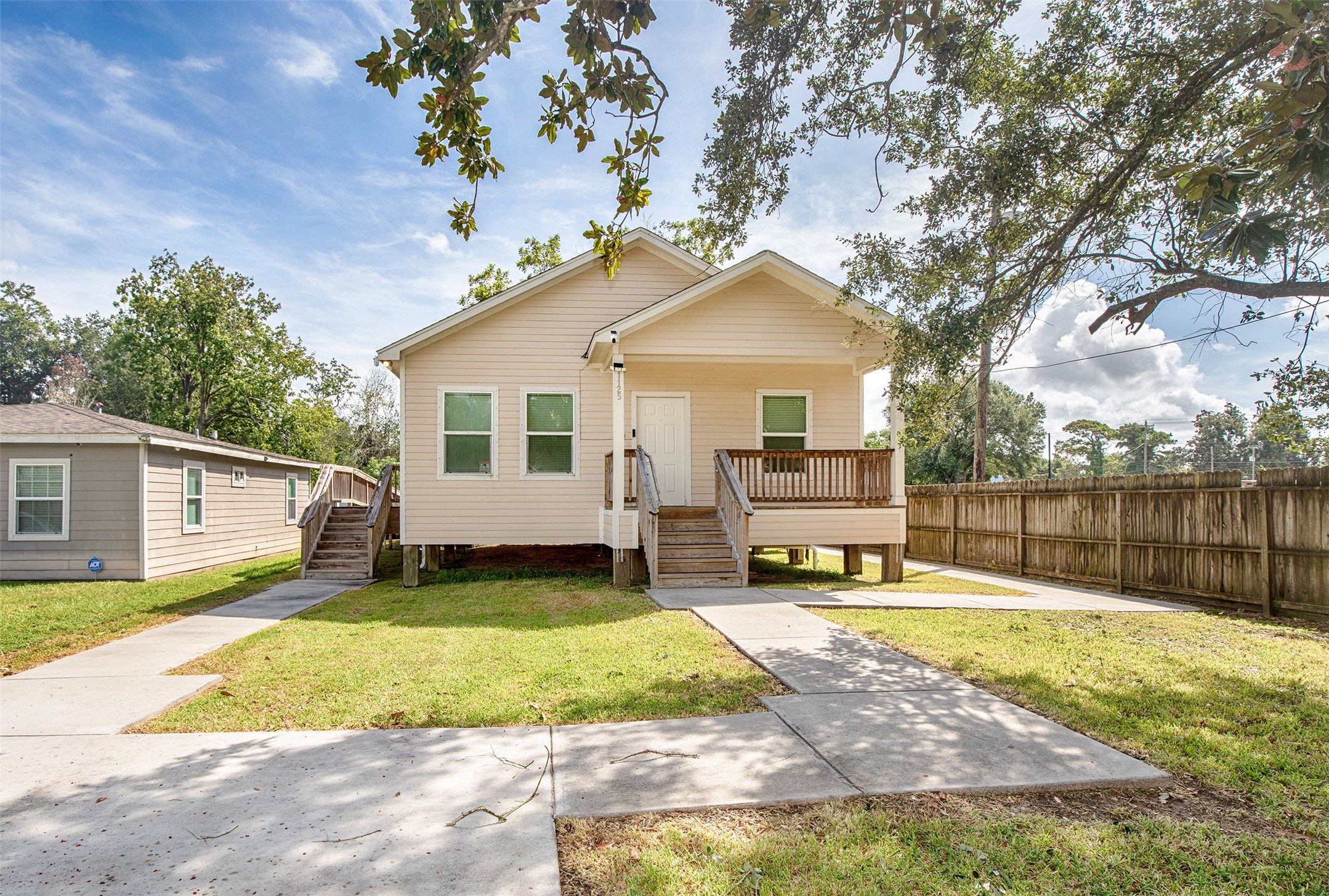 1125 Lake Road La Marque, TX 77568 - Photo 1 of 26 Welcome to this beautiful two bedroom home for lease.