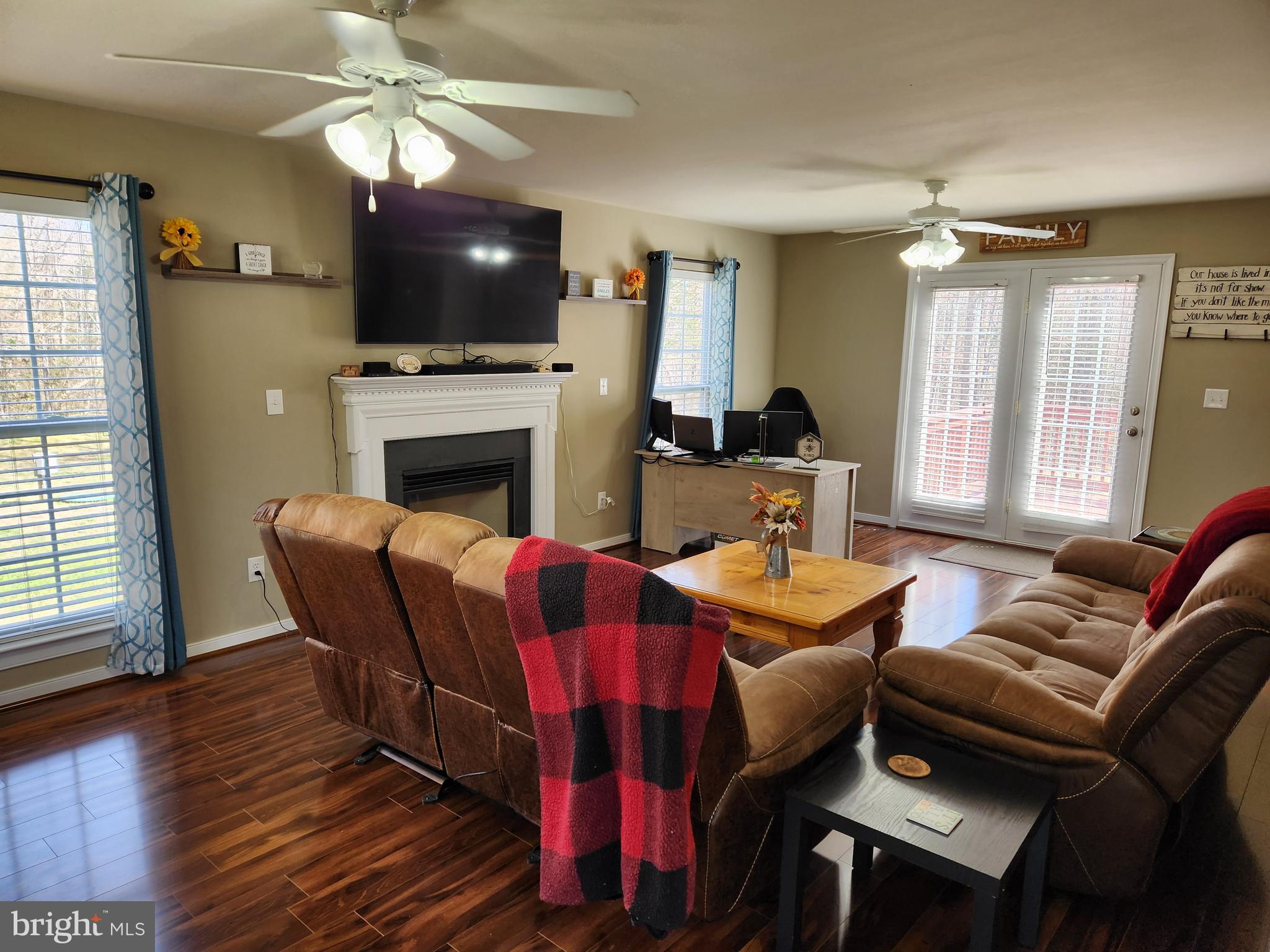 2018 Evergreen Road Louisa, VA 23093 - Photo 6 of 34 Large Living Room w/Gas FP 23.5x14