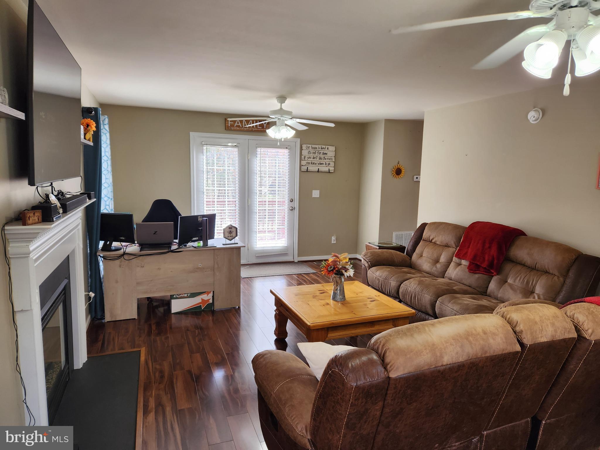 2018 Evergreen Road Louisa, VA 23093 - Photo 7 of 34 Living Room to Deck