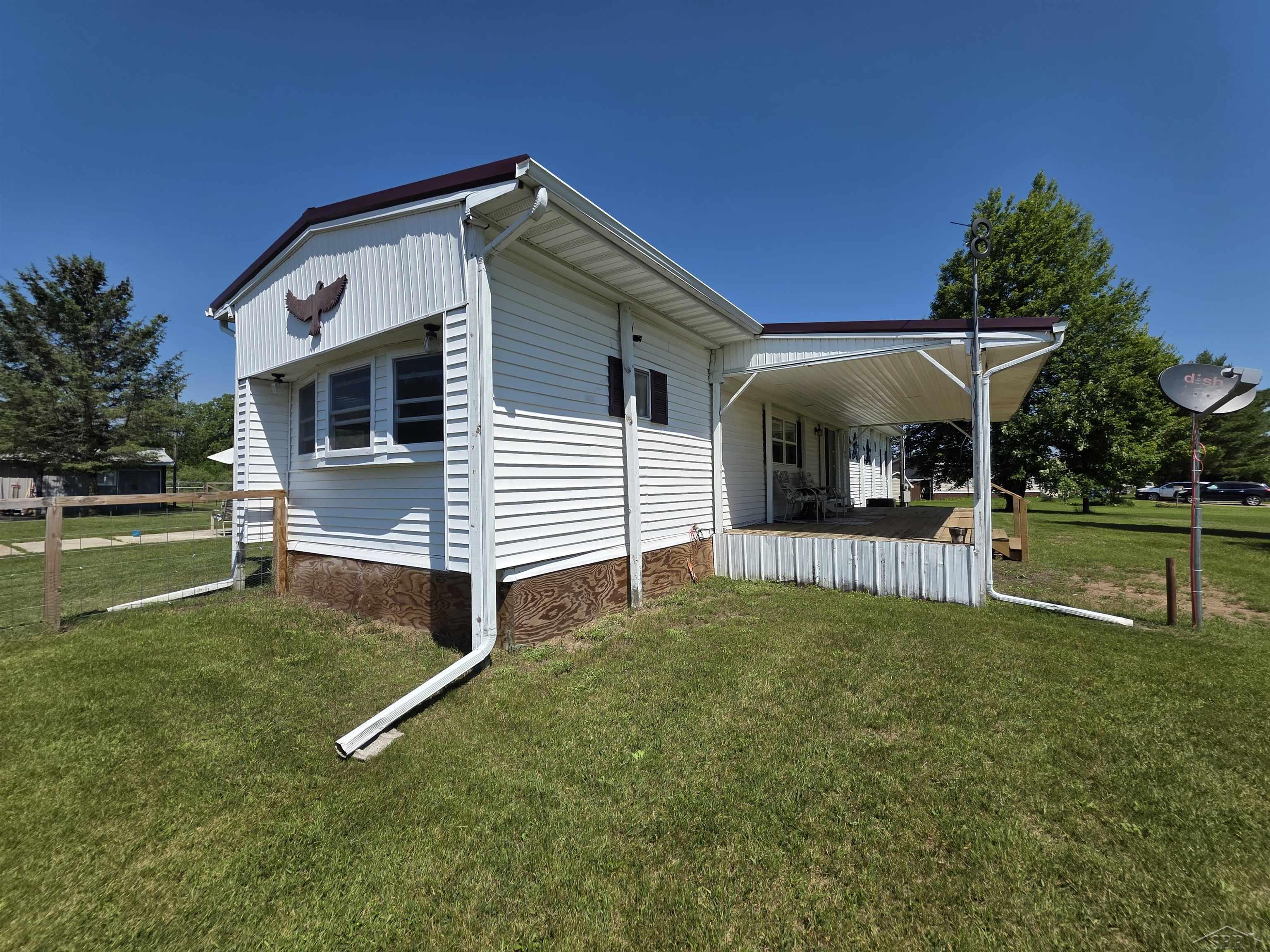 7813 Standish Road Bentley, MI 48613 - Photo 8 of 33 50213222-929e824f-fde5-429e-bb61-85baccde396f.JPG