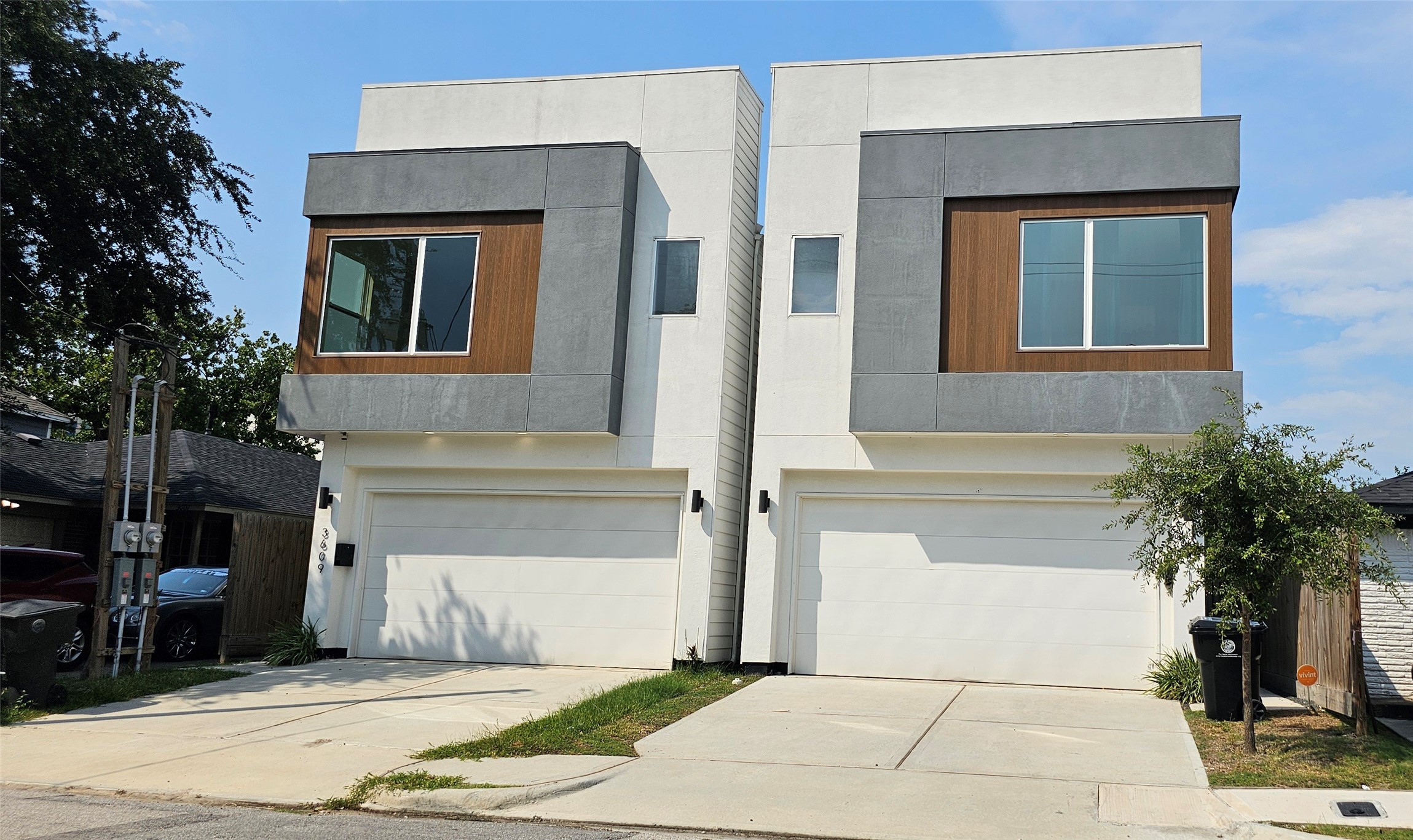 3610 Dennis Street Houston, TX 77004 - Photo 14 of 20 a front view of a house with a yard