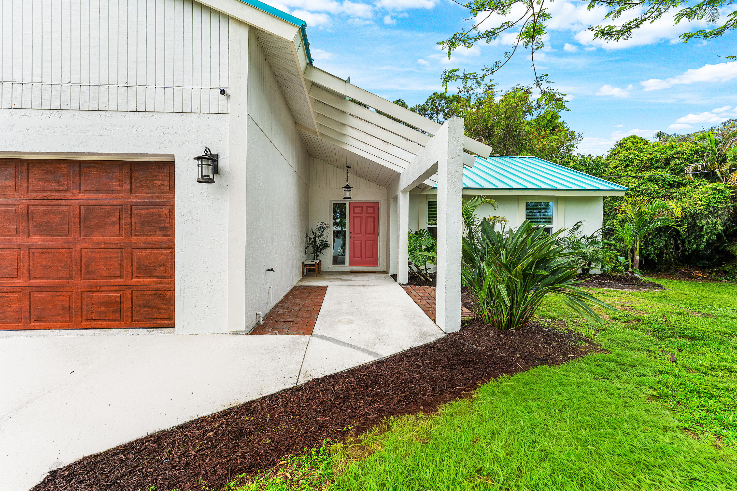 14752 86th Road North The Acreage, FL 33470 - Photo 3 of 29 003-1475286thRoadNorth-TheAcreage-FL-334
