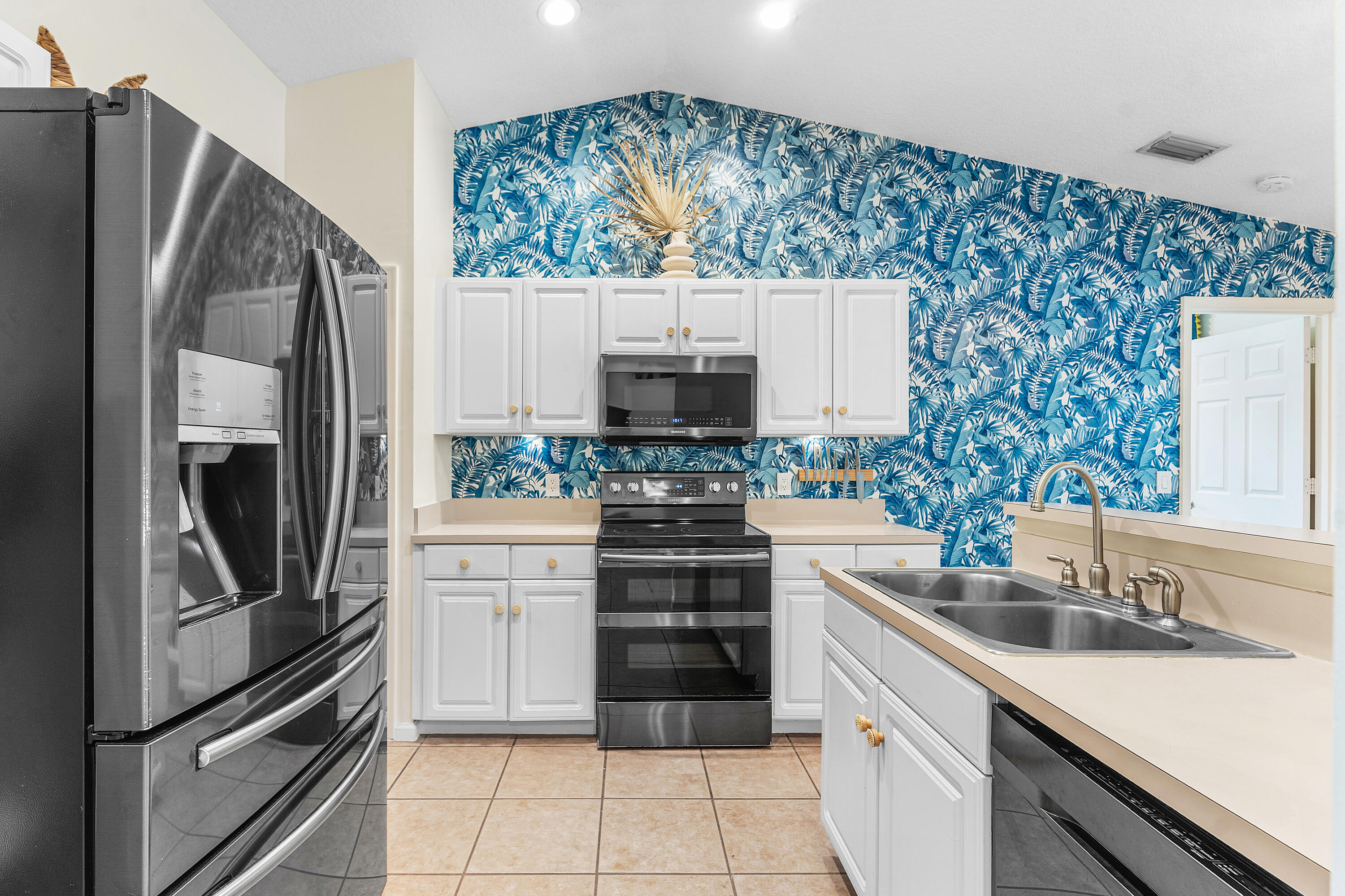 14752 86th Road North The Acreage, FL 33470 - Photo 10 of 29 011-1475286thRoadNorth-TheAcreage-FL-334