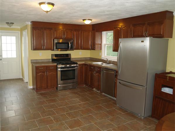 22 Hilltop Road Dracut, MA 01826 - Photo 4 of 14 Gallery Image 4
