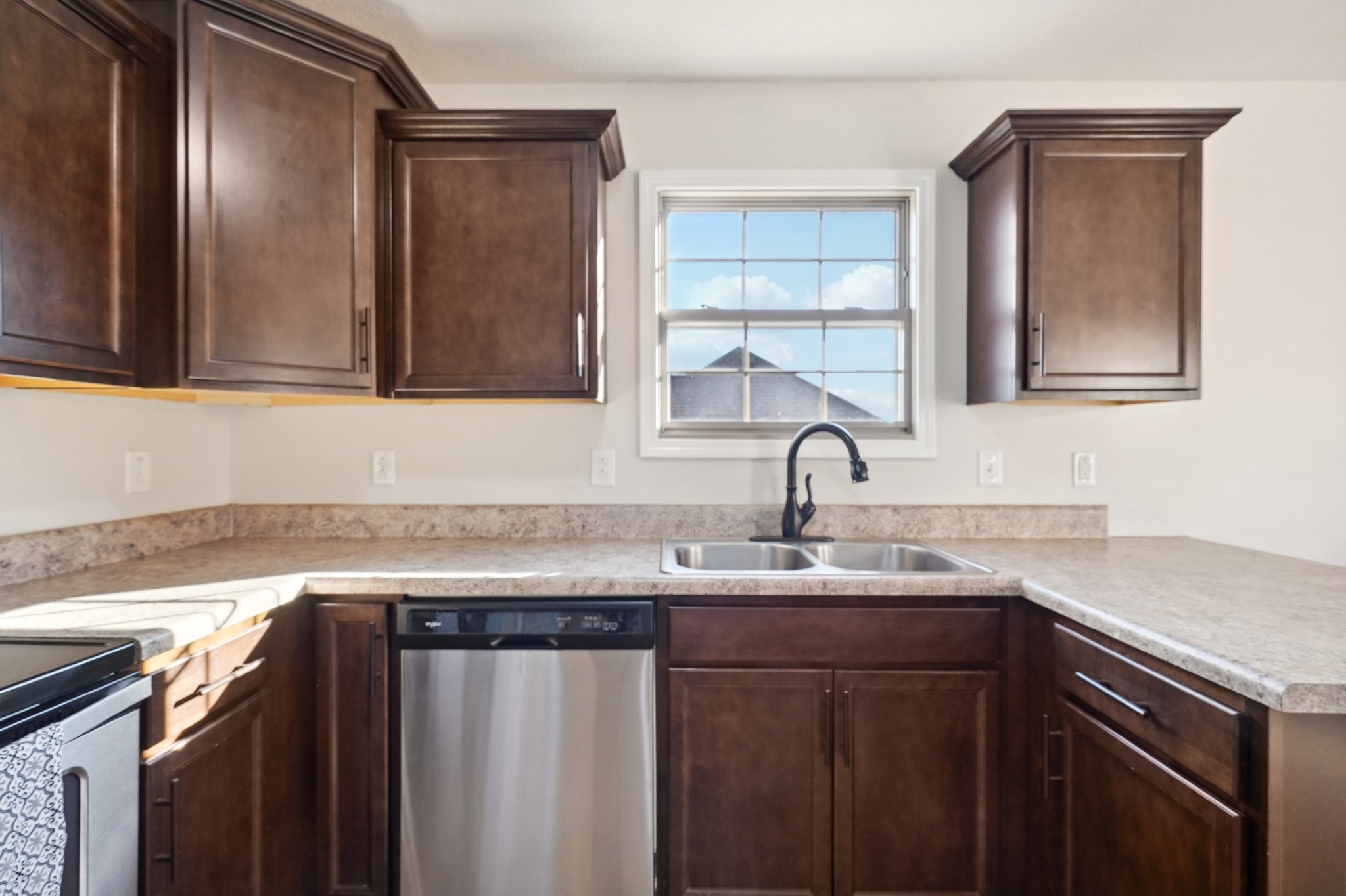 208 Hillview Way Springfield, TN 37172 - Photo 8 of 38 Gallery Image 8
