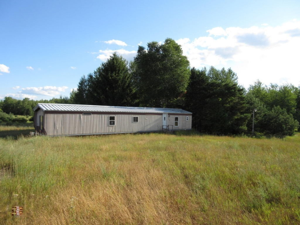 1595 North County Line Road Six Lakes, MI 48886 - Photo 1 of 16 UNADJUSTEDNONRAW_thumb_3bdc