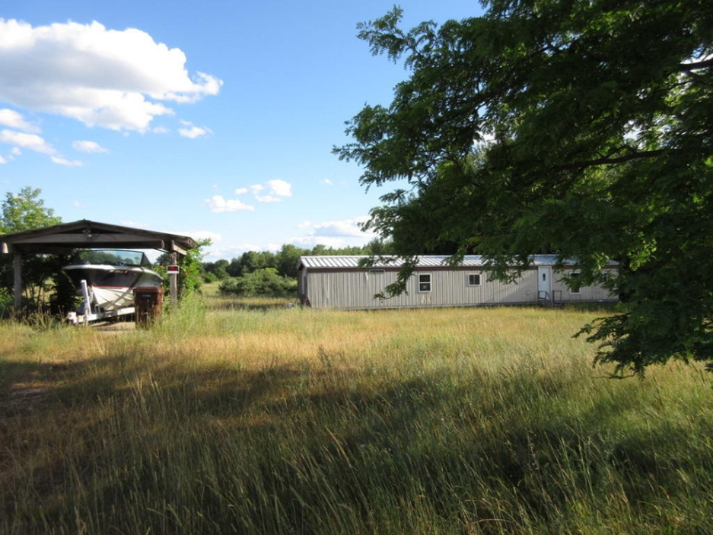 1595 North County Line Road Six Lakes, MI 48886 - Photo 2 of 16 UNADJUSTEDNONRAW_thumb_3bdd