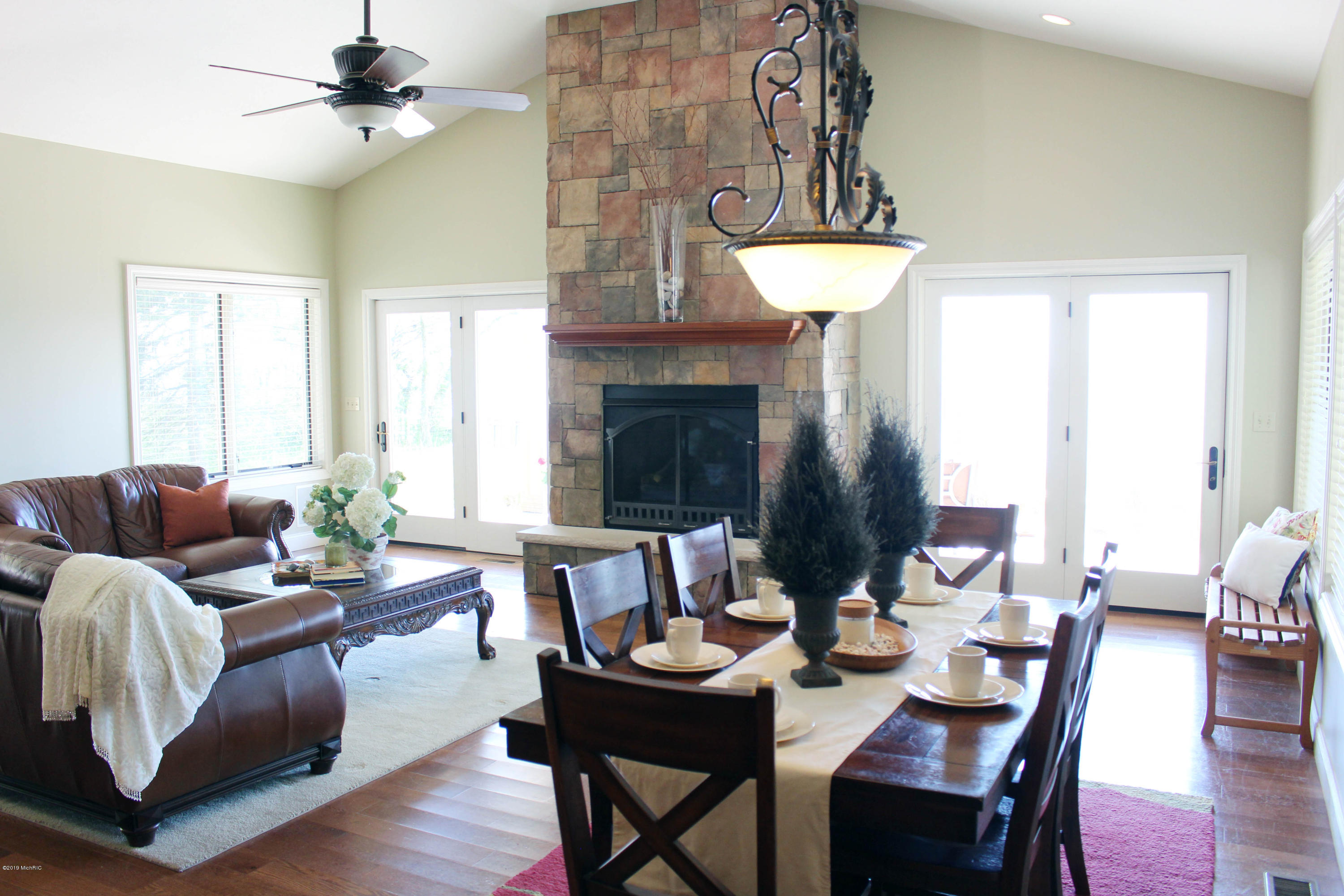 3062 Lakeshore Road Manistee, MI 49660 - Photo 12 of 63 Dining/Living Area