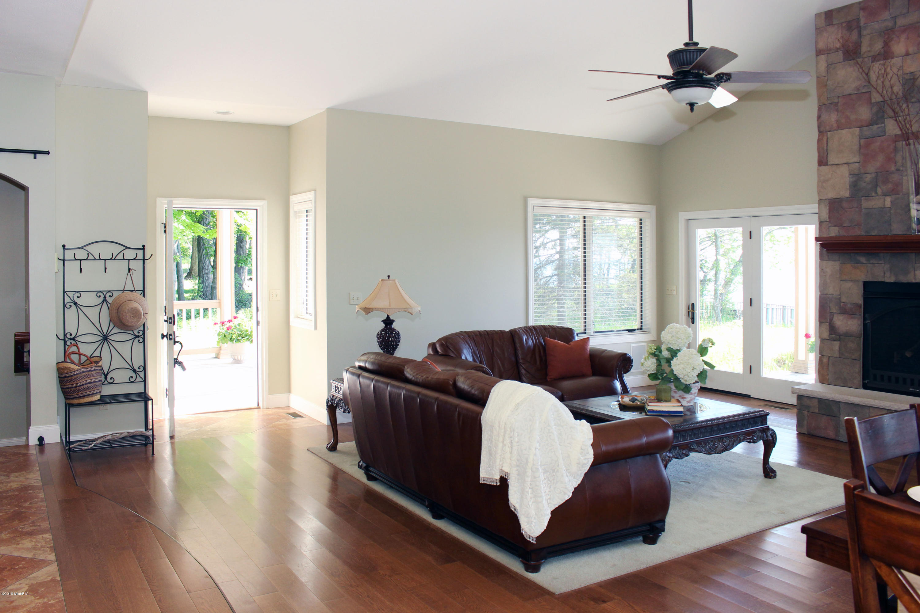 3062 Lakeshore Road Manistee, MI 49660 - Photo 13 of 63 Living and Entry