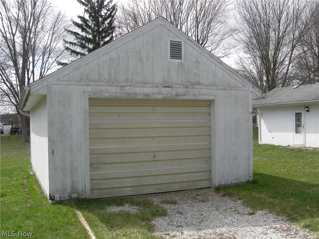 4287 Pembrook Road Youngstown, OH 44515 - Photo 2 of 28 Gallery Image 2