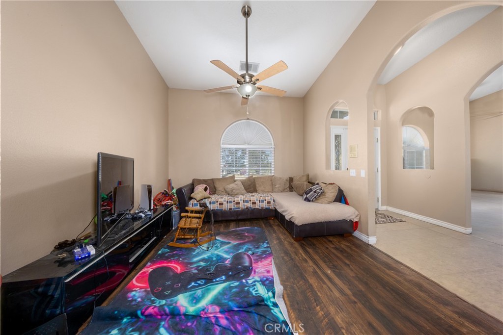 11671 Desert View Road Pinon Hills, CA 92372 - Photo 7 of 52