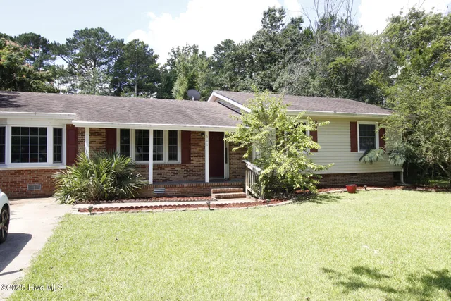 $250,000 | 504 Greenbriar Drive, Jacksonville, NC 28546