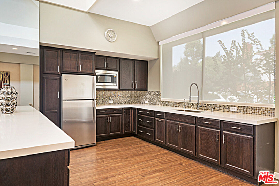 2803 Angelo Drive Los Angeles, CA 90077 - Photo 25 of 30