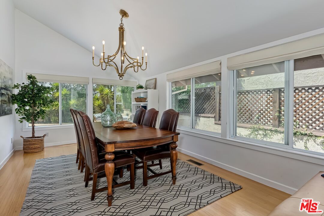 2803 Angelo Drive Los Angeles, CA 90077 - Photo 4 of 30