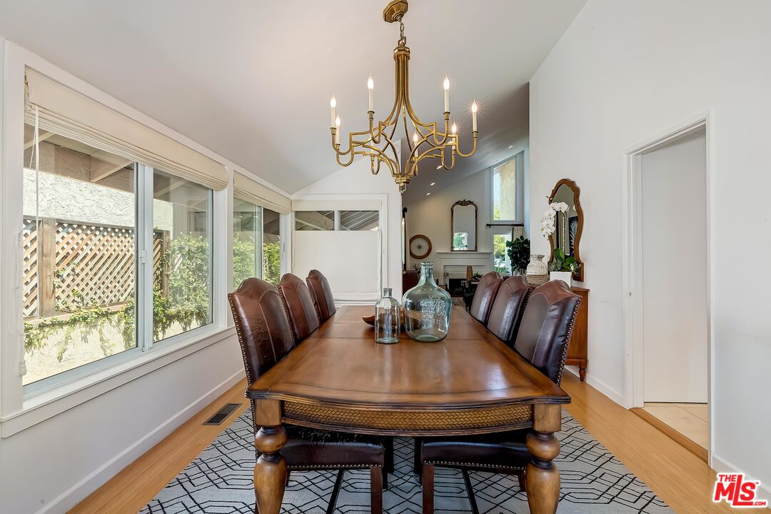 2803 Angelo Drive Los Angeles, CA 90077 - Photo 5 of 30