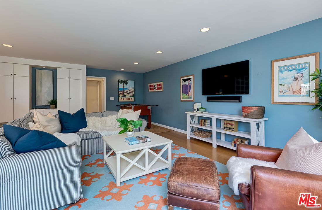 2803 Angelo Drive Los Angeles, CA 90077 - Photo 8 of 30