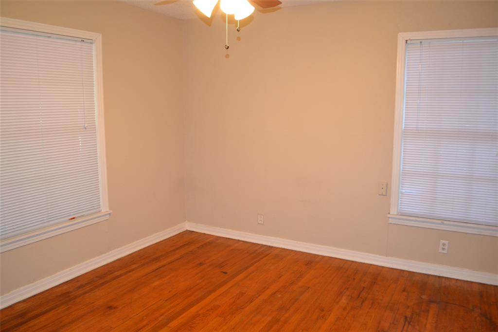 919 Denton Street Denton, TX 76201 - Photo 16 of 23 Sun-filled room that would make a perfect office.