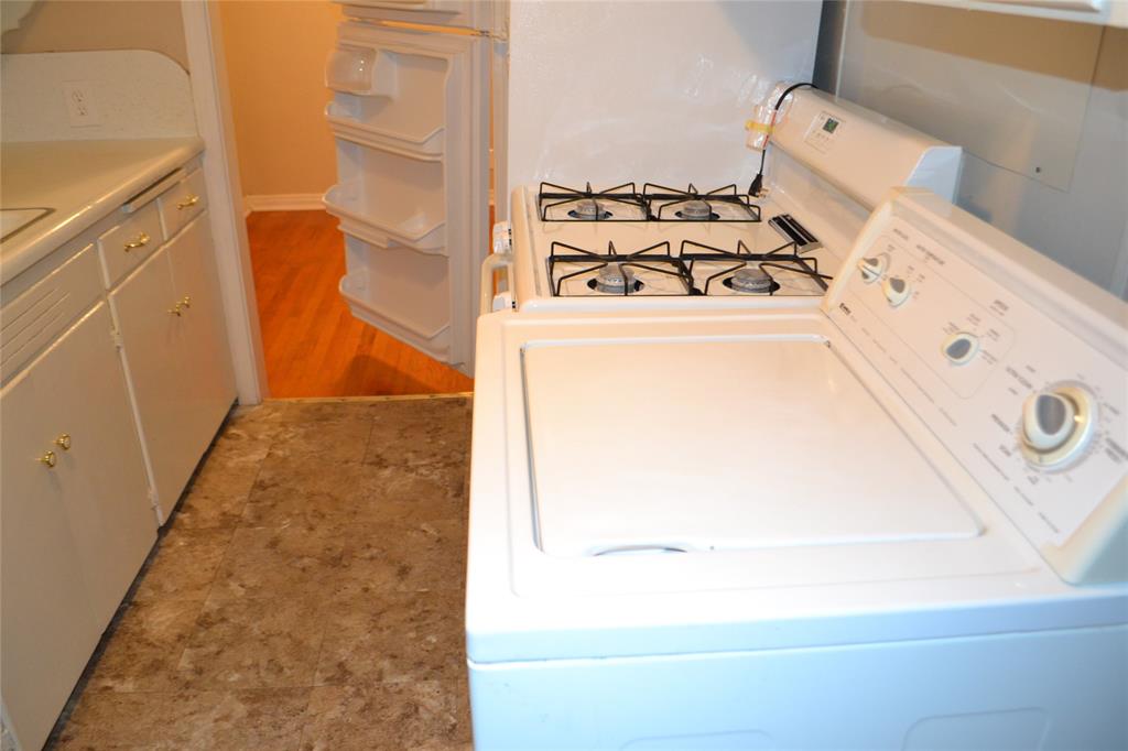 919 Denton Street Denton, TX 76201 - Photo 7 of 23 Large utility or laundry space