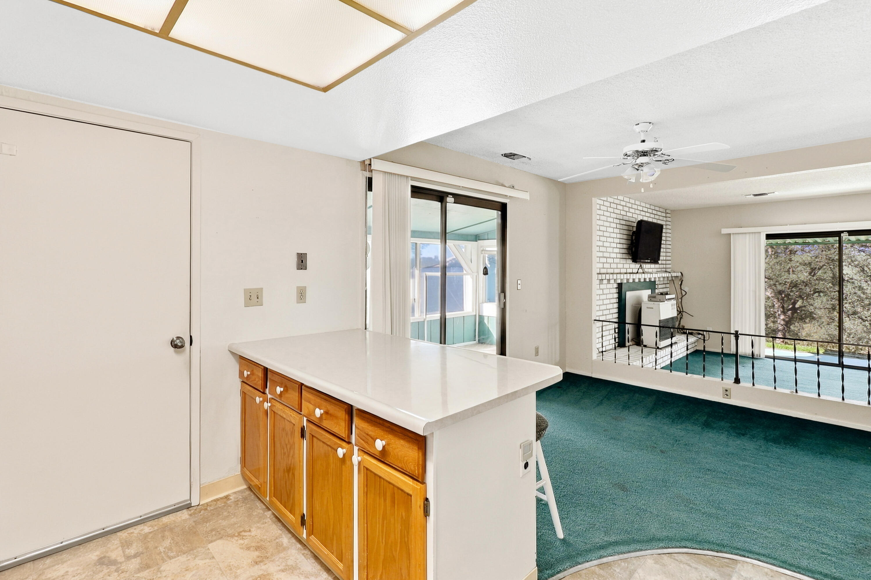 3295 Santa Rosa Way Redding, CA 96003 - Photo 21 of 55 Cute Breakfast Bar