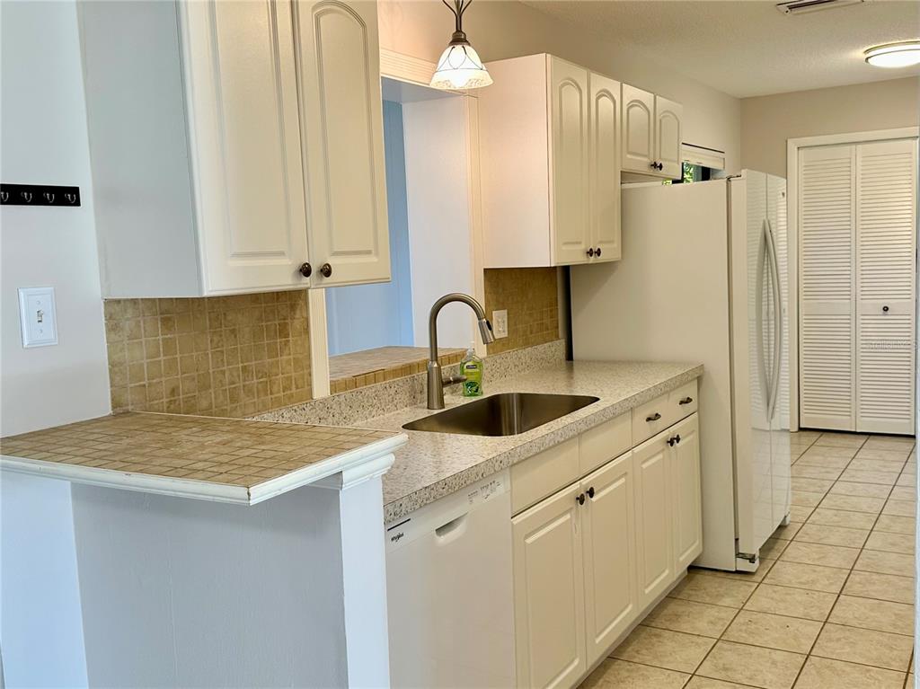 1516 Olympia Road Venice, FL 34293 - Photo 9 of 50 Gallery Image 9