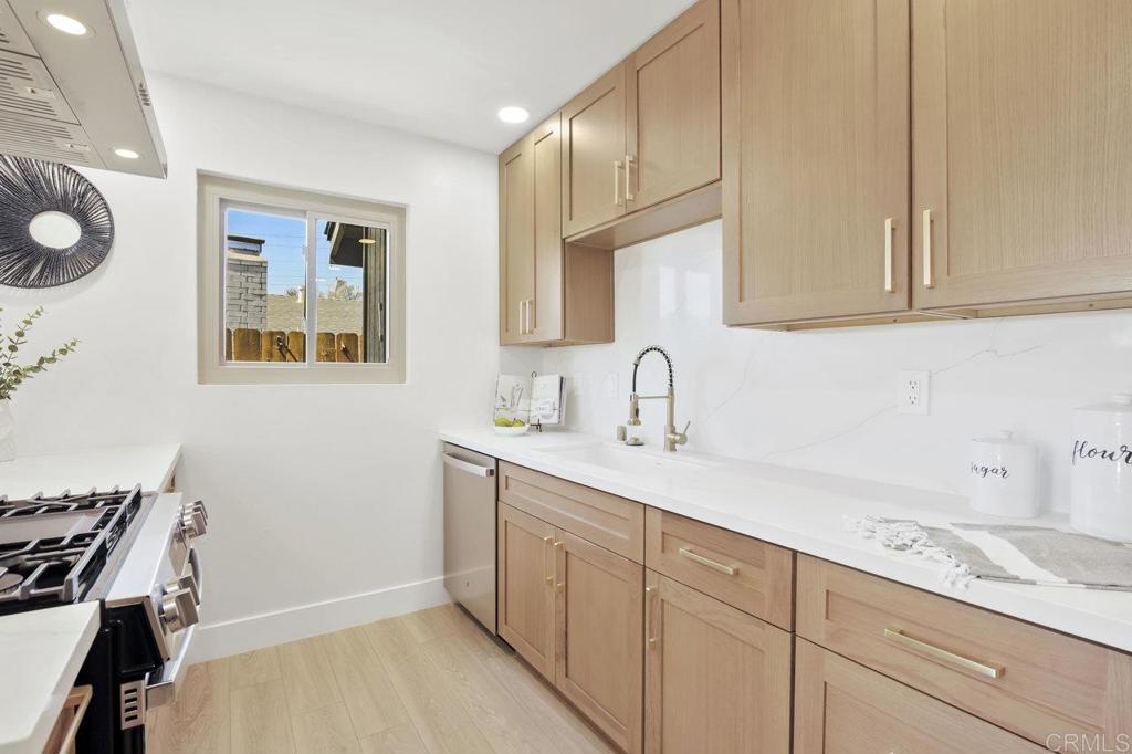 5229 Canning Place San Diego, CA 92111 - Photo 6 of 32