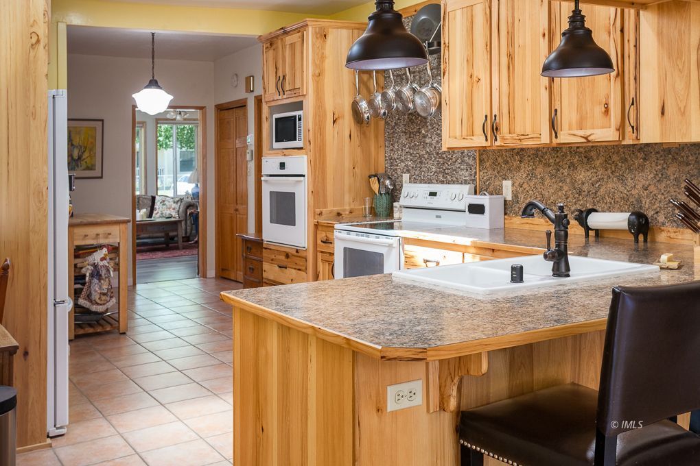 110 North Hay Street Lone Pine, CA 93545 - Photo 7 of 23