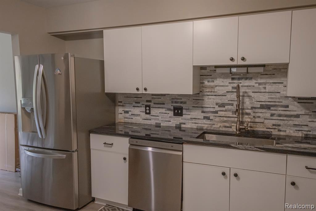 726 Hamilton Court Rochester Hills, MI 48307 - Photo 15 of 44