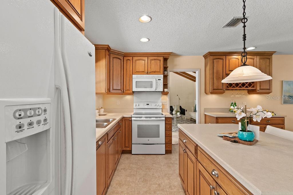 124 Valencia Loop Altamonte Springs, FL 32714 - Photo 9 of 46 Gallery Image 9
