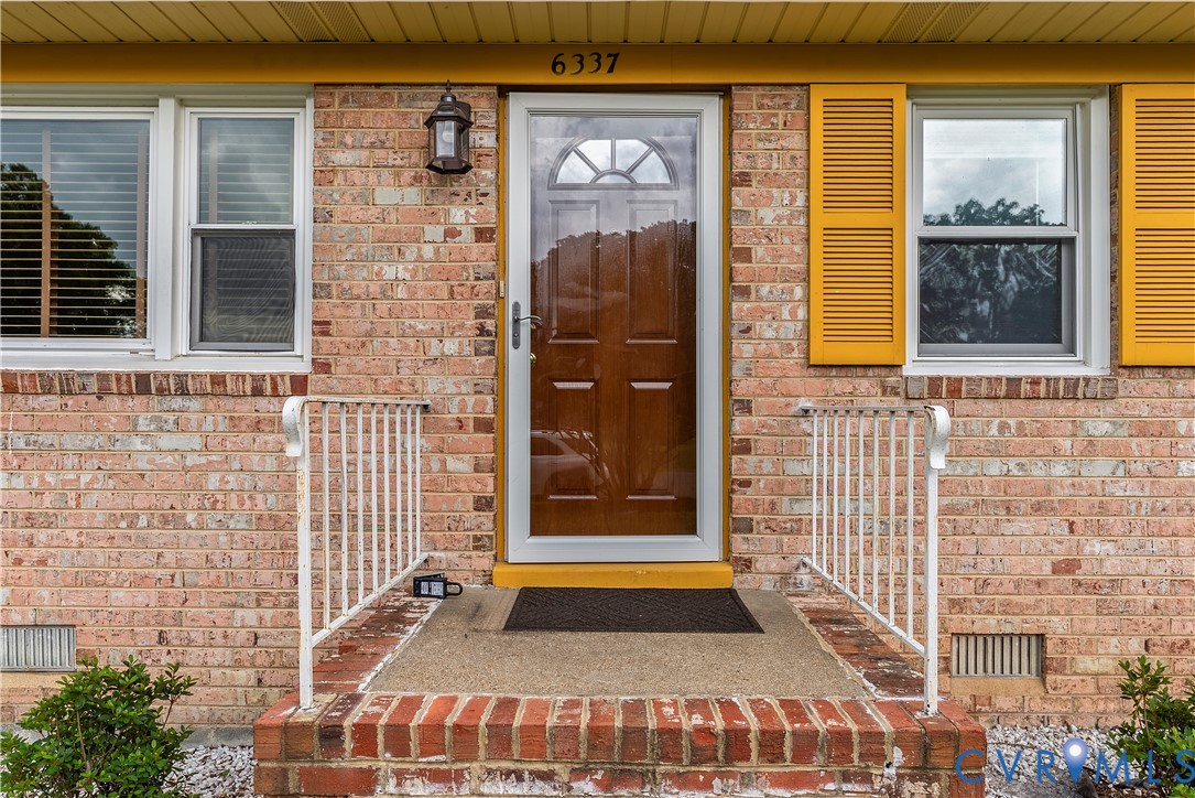 6337 Commander Road Richmond, VA 23224 - Photo 4 of 29