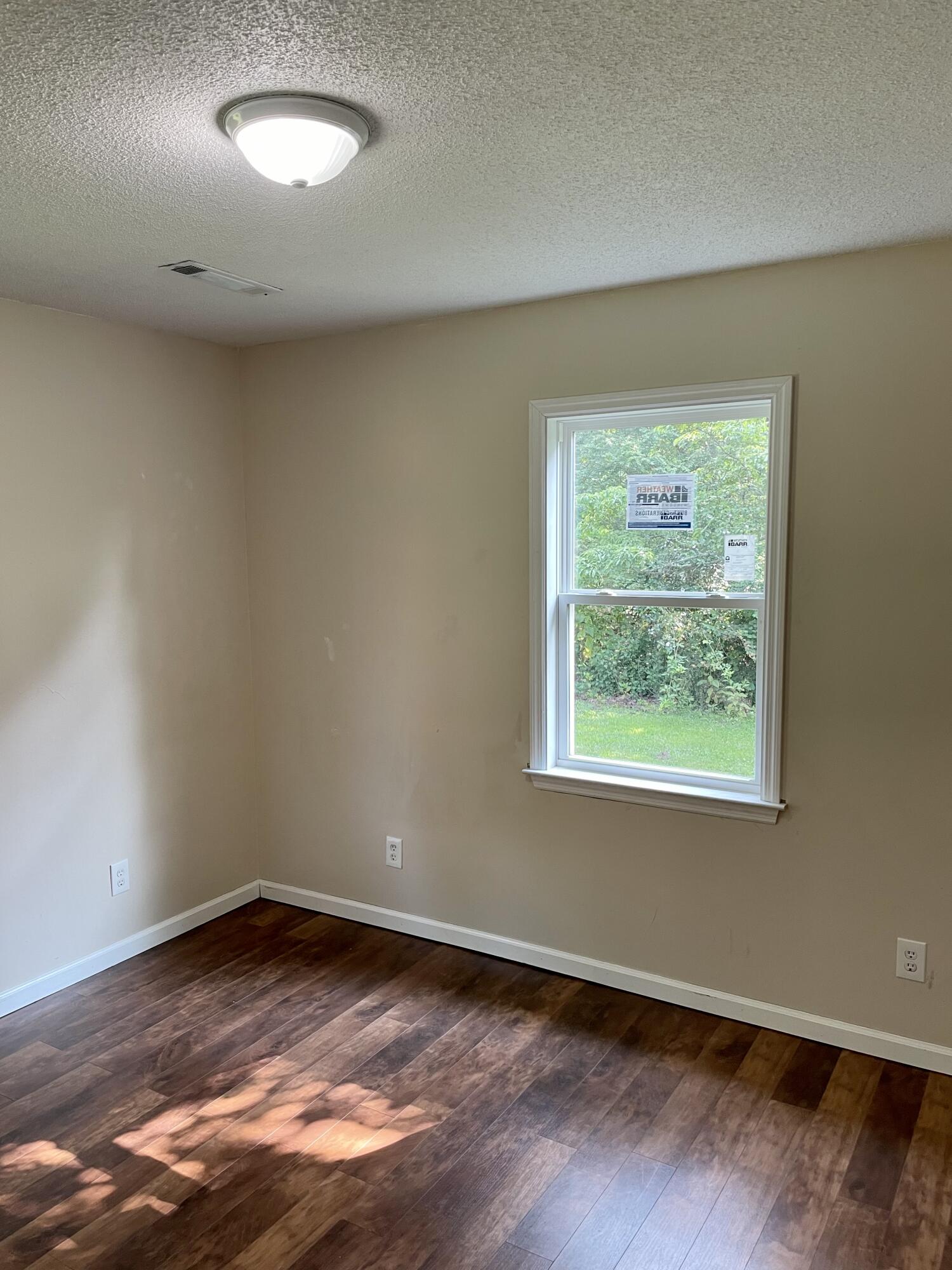560 Pickett Road Signal Mountain, TN 37377 - Photo 9 of 17 Master Bedroom