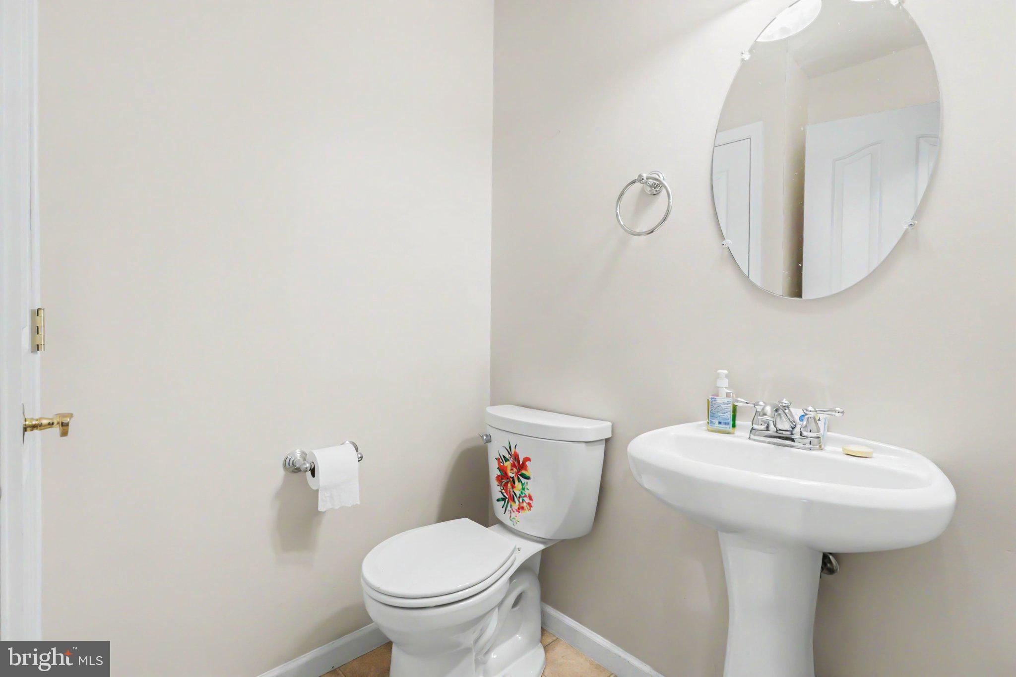 749 Heather Ridge Manheim, PA 17545 - Photo 19 of 36 Half Bathroom