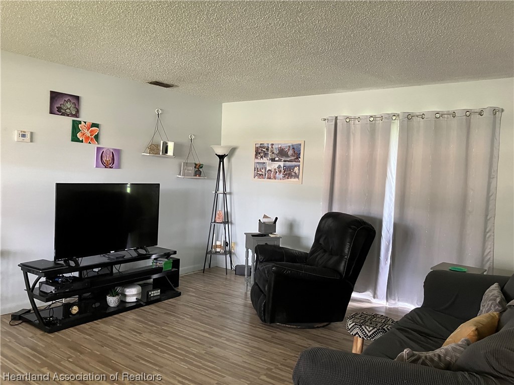 3905 Ramiro Street Sebring, FL 33872 - Photo 3 of 13 Gallery Image 3