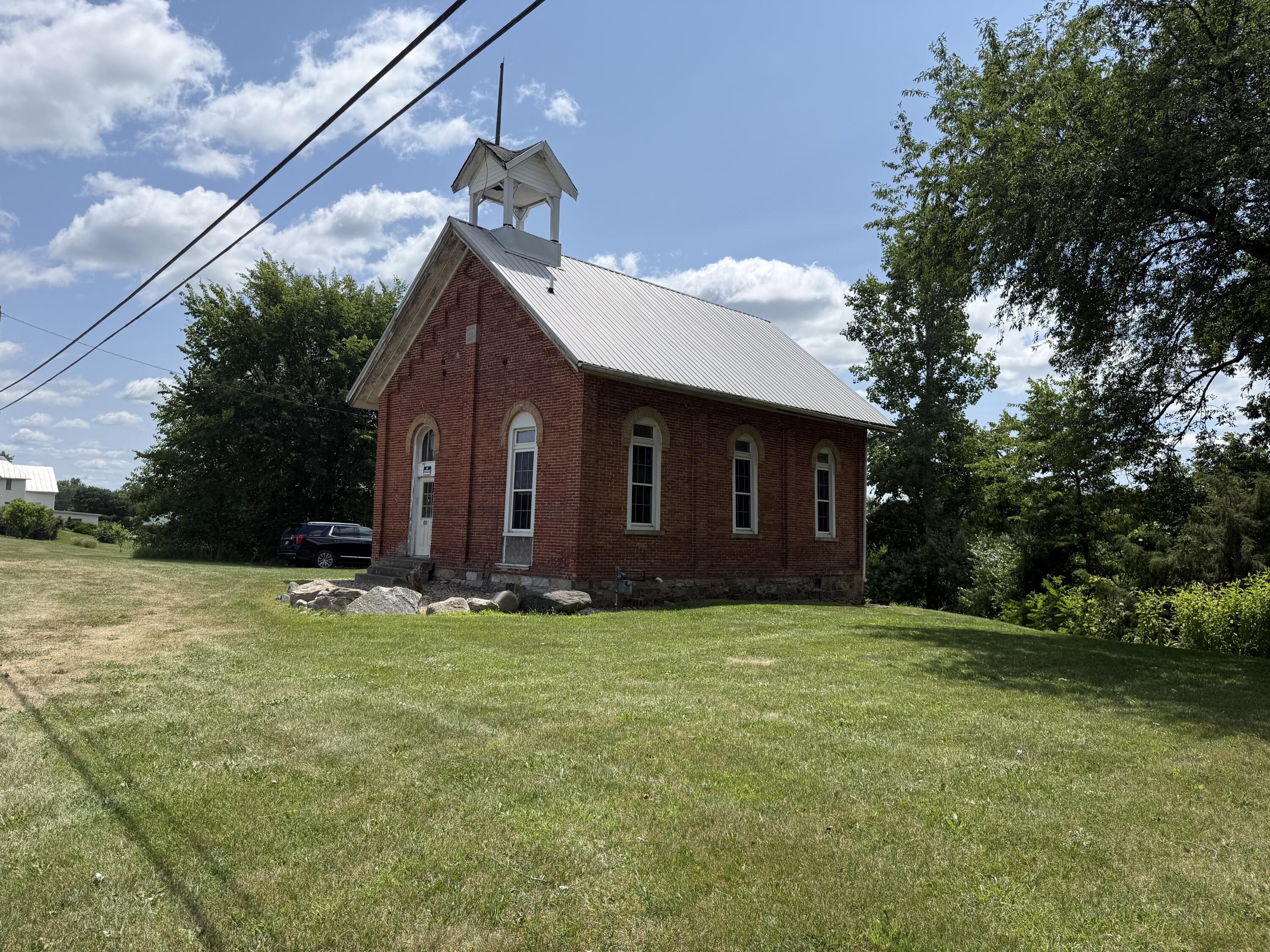 801 East Chicago Road Quincy, MI 49082 - Photo 1 of 21 IMG_9806