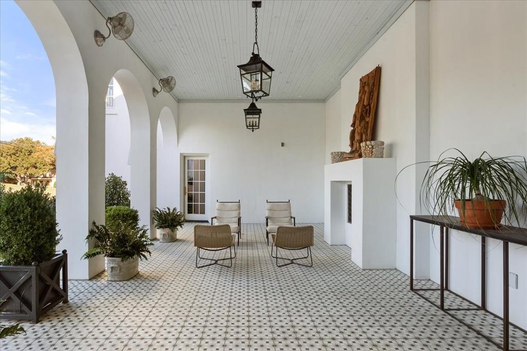 4259 Crestline Road Fort Worth, TX 76107 - Photo 26 of 40 a view of a livingroom with furniture and floor to ceiling window