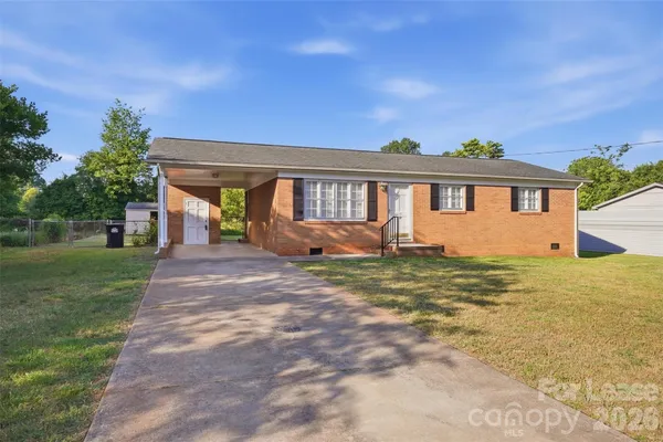 $1,750 | 1019 Carmel Drive, Gastonia, NC 28056