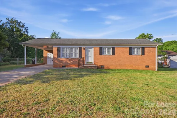 $1,750 | 1019 Carmel Drive, Gastonia, NC 28056
