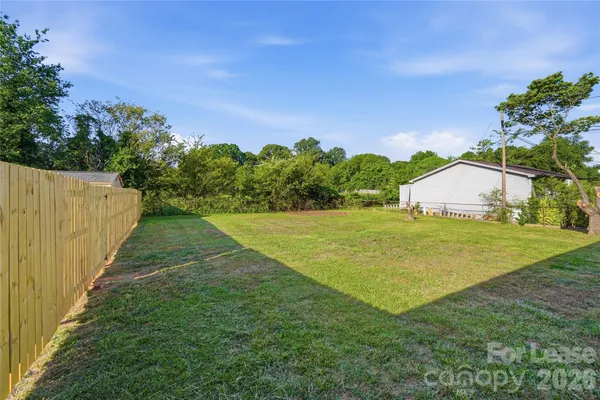 $1,750 | 1019 Carmel Drive, Gastonia, NC 28056