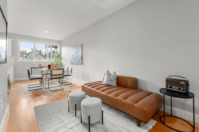 $3,800 | 123-125 Centre Street, Unit TH4, Boston, MA 02124