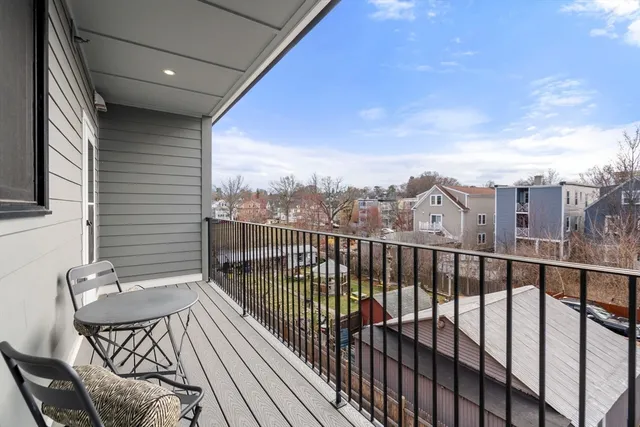 $3,800 | 123-125 Centre Street, Unit TH4, Boston, MA 02124