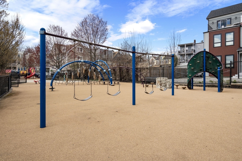 123-125 Centre Street, Unit TH4 Boston, MA 02124 - Photo 36 of 42