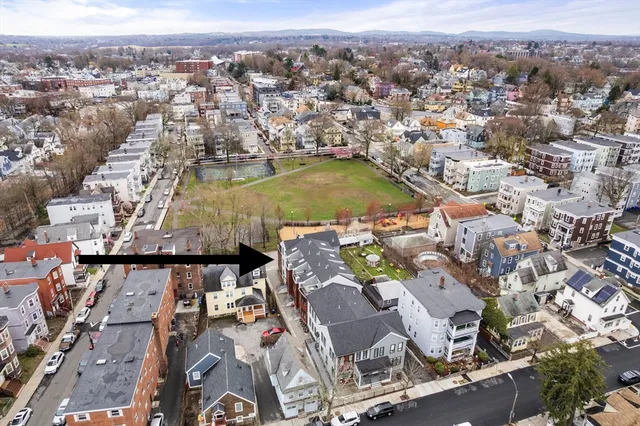 $3,800 | 123-125 Centre Street, Unit TH4, Boston, MA 02124