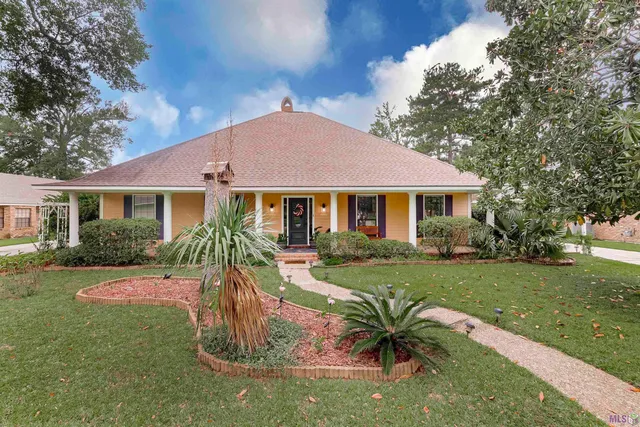 $389,999 | 5654 Vicksburg Drive, Baton Rouge, LA 70817