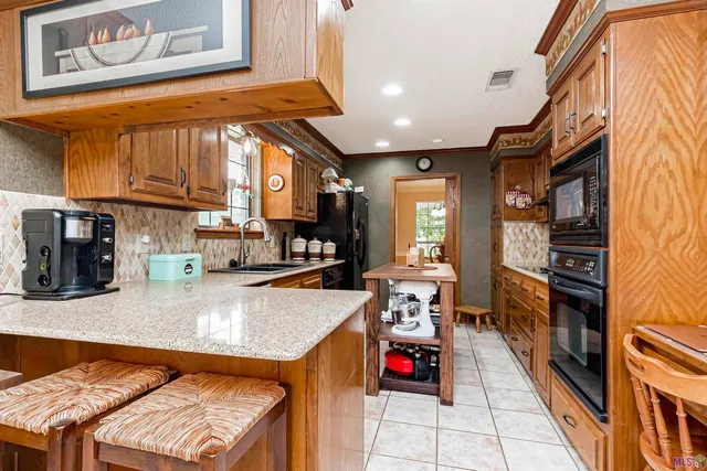 $389,999 | 5654 Vicksburg Drive, Baton Rouge, LA 70817